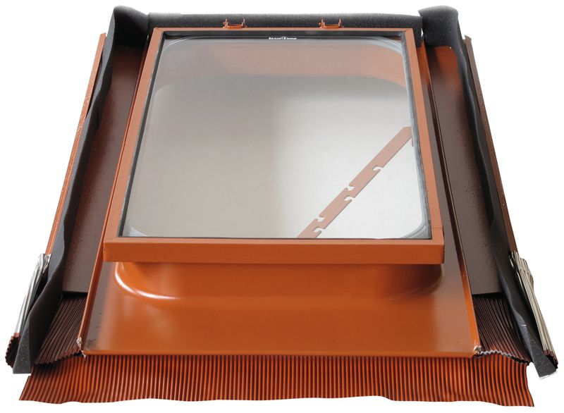 Wyłaz dachowy 45 x 55 cm z metalu z hartowanym szkłem bezpiecznym